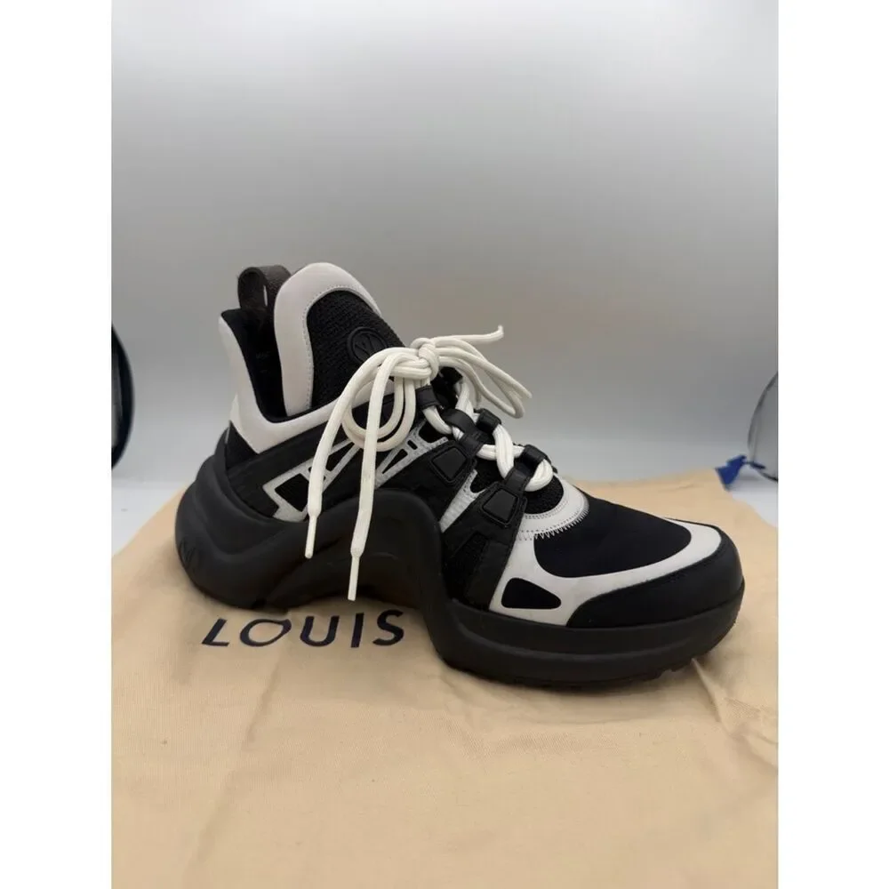 Louis Vuitton excellent without